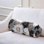 - RealHomes Özel Tasarımlı Dijital Baskılı İç Dolgulu Fermuarlı Silindir Yastık - Realhomes Renkli Zemin Üzerinde Siyah Beyaz Çiçek Desenli Dijital Baskılı Modern İç Dolgulu Fermuarlı Çok Amaçlı Silindir Yastık Kırlent Realhomes