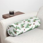 - RealHomes Özel Tasarımlı Dijital Baskılı İç Dolgulu Fermuarlı Silindir Yastık - Realhomes Beyaz Zemin Üzerinde Çam Kozalağı Desenli Dijital Baskılı Modern İç Dolgulu - Fermuarlı Süet Silindir Rulo Yastık Kırlent Realhomes