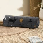 - RealHomes Özel Tasarımlı Dijital Baskılı İç Dolgulu Fermuarlı Silindir Yastık - Realhomes  Renkli Zemin Üzerinde Siyah Geyik Desenli Dijital Baskılı Modern İç Dolgulu - Fermuarlı Süet Silindir Yuvarlak Yastık Kırlent Realhomes