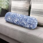 - RealHomes Özel Tasarımlı Dijital Baskılı İç Dolgulu Fermuarlı Silindir Yastık - Realhomes  Beyaz Zemin Üzerinde Çini Desenli Dijital Baskılı Modern İç Dolgulu - Fermuarlı Süet Silindir Daire Yastık Kırlent Realhomes