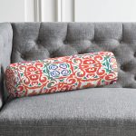 - RealHomes Özel Tasarımlı Dijital Baskılı İç Dolgulu Fermuarlı Silindir Yastık - Realhomes  Beyaz Zemin Üzerinde Çini Desenli Dijital Baskılı Modern İç Dolgulu Süet Silindir Yastık Kırlent - Bel Yastığı Realhomes