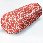 - RealHomes Özel Tasarımlı Dijital Baskılı İç Dolgulu Fermuarlı Silindir Yastık - Realhomes  Beyaz Zemin Üzerinde Çini Desenli Dijital Baskılı Modern İç Dolgulu - Fermuarlı Süet Silindir Daire Yastık Kırlent Realhomes