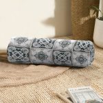 - RealHomes Özel Tasarımlı Dijital Baskılı İç Dolgulu Fermuarlı Silindir Yastık - Realhomes Renkli Zemin Üzerinde Geometrik Desenli Dijital Baskılı Modern İç Dolgulu Yumuşak Silindir Form Yastık Kırlent Realhomes