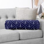 - RealHomes Özel Tasarımlı Dijital Baskılı İç Dolgulu Fermuarlı Silindir Yastık - Realhomes Renkli Zemin Üzerinde Modern Çapa Desenli Dijital Baskılı Modern İç Dolgulu - Fermuarlı Süet Berjer Silindir Yastık Kırlent Realhomes