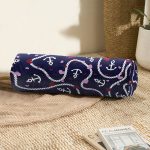 Renkli Zemin Üzerinde Çapa Ve Halat Desenli Dijital Baskılı Modern İç Dolgulu - Fermuarlı Süet Silindir Rulo Yastık Kırlent Realhomes