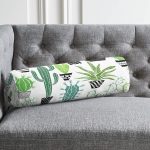 - RealHomes Özel Tasarımlı Dijital Baskılı İç Dolgulu Fermuarlı Silindir Yastık - Realhomes  Beyaz Zemin Üzerinde Yeşil Kaktüs Desenli Dijital Baskılı Modern İç Dolgulu Süet Silindir Yastık Kırlent - Bel Yastığı Realhomes