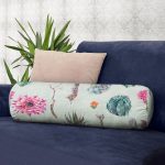 - RealHomes Özel Tasarımlı Dijital Baskılı İç Dolgulu Fermuarlı Silindir Yastık - Realhomes Renkli Zemin Üzerinde Kaktüs Desenli Dijital Baskılı Modern İç Dolgulu - Fermuarlı Süet Silindir Rulo Yastık Kırlent Realhomes