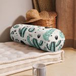 - RealHomes Özel Tasarımlı Dijital Baskılı İç Dolgulu Fermuarlı Silindir Yastık - Realhomes Renkli Zemin Üzerinde Kaktüs Desenli Dijital Baskılı Modern İç Dolgulu Fermuarlı Çok Amaçlı Silindir Yastık Kırlent Realhomes