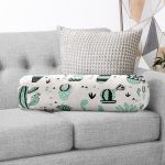 - RealHomes Özel Tasarımlı Dijital Baskılı İç Dolgulu Fermuarlı Silindir Yastık - Realhomes  Renkli Zemin Üzerinde Kaktüs Desenli Dijital Baskılı Modern İç Dolgulu Süet Silindir Yastık Kırlent - Bel Yastığı Realhomes