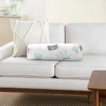 Beyaz Zemin Üzerinde Kaktüs Desenli Dijital Baskılı Modern İç Dolgulu - Fermuarlı Süet Silindir Rulo Yastık Kırlent Realhomes