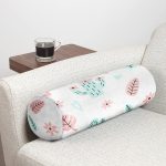 - RealHomes Özel Tasarımlı Dijital Baskılı İç Dolgulu Fermuarlı Silindir Yastık - Realhomes Beyaz Zemin Üzerinde Renkli Yaprak Desenli Dijital Baskılı Modern İç Dolgulu Yumuşak Silindir Form Yastık Kırlent Realhomes