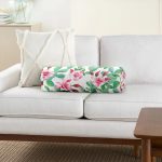 Beyaz Zemin Üzerinde Renkli Kaktüs Desenli Dijital Baskılı Modern İç Dolgulu - Fermuarlı Süet Silindir Yuvarlak Yastık Kırlent Realhomes