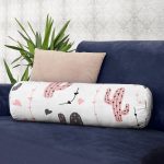 - RealHomes Özel Tasarımlı Dijital Baskılı İç Dolgulu Fermuarlı Silindir Yastık - Realhomes Beyaz Zemin Üzerinde Renkli Kaktüs Desenli Dijital Baskılı Modern İç Dolgulu - Fermuarlı Süet Silindir Rulo Yastık Kırlent Realhomes