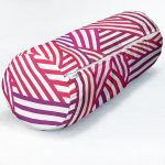 - RealHomes Özel Tasarımlı Dijital Baskılı İç Dolgulu Fermuarlı Silindir Yastık - Realhomes Sevgililer Günü Temalı Özel Tasarım Dijital Baskılı Modern İç Dolgulu - Fermuarlı Süet Silindir Yuvarlak Yastık Kırlent Realhomes