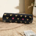 - RealHomes Özel Tasarımlı Dijital Baskılı İç Dolgulu Fermuarlı Silindir Yastık - Realhomes Sevgililer Günü Temalı Özel Tasarım Dijital Baskılı Modern İç Dolgulu - Fermuarlı Süet Silindir Yuvarlak Yastık Kırlent Realhomes