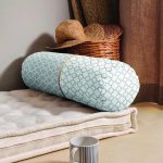 - RealHomes Özel Tasarımlı Dijital Baskılı İç Dolgulu Fermuarlı Silindir Yastık - Realhomes Gri & Beyaz Ogea Desenli Dijital Baskılı Dekoratif İç Dolgulu - Fermuarlı Süet Silindir Rulo Yastık Kırlent Realhomes