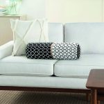 Siyah & Beyaz Ogea Desenli Dijital Baskılı Dekoratif İç Dolgulu - Fermuarlı Süet Silindir Yuvarlak Yastık Kırlent Realhomes