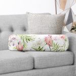 Beyaz Zeminde Çiçek Ve Flamingo Motifli Dijital Baskılı Modern İç Dolgulu - Fermuarlı Süet Berjer Silindir Yastık Kırlent Realhomes