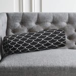 - RealHomes Özel Tasarımlı Dijital Baskılı İç Dolgulu Fermuarlı Silindir Yastık - Realhomes  Siyah Pul Tasarımlı Dijital Baskılı Modern İç Dolgulu Süet Silindir Yastık Kırlent - Bel Yastığı Realhomes