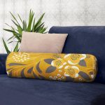 - RealHomes Özel Tasarımlı Dijital Baskılı İç Dolgulu Fermuarlı Silindir Yastık - Realhomes Sarı Zeminli Otantik Motifli Yaprak Motifli İç Dolgulu Yumuşak Silindir Form Yastık Kırlent Realhomes