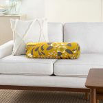 - RealHomes Özel Tasarımlı Dijital Baskılı İç Dolgulu Fermuarlı Silindir Yastık - Realhomes Sarı Zeminli Otantik Motifli Yaprak Motifli İç Dolgulu Yumuşak Silindir Form Yastık Kırlent Realhomes