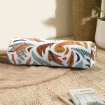 - RealHomes Özel Tasarımlı Dijital Baskılı İç Dolgulu Fermuarlı Silindir Yastık - Realhomes Renkli Geometrik Çizgili Dijital Baskılı İç Dolgulu Süet Silindir Yastık Kırlent - Bel Yastığı Realhomes