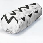 - RealHomes Özel Tasarımlı Dijital Baskılı İç Dolgulu Fermuarlı Silindir Yastık - Realhomes Mermer Zemin Geometrik Zigzag Tasarımlı İç Dolgulu - Fermuarlı Süet Silindir Rulo Yastık Kırlent Realhomes