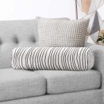 - RealHomes Özel Tasarımlı Dijital Baskılı İç Dolgulu Fermuarlı Silindir Yastık - Realhomes  Siyah Beyaz Dalgalı Çizgi Motifli Dekoratif İç Dolgulu - Fermuarlı Süet Silindir Daire Yastık Kırlent Realhomes