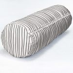 - RealHomes Özel Tasarımlı Dijital Baskılı İç Dolgulu Fermuarlı Silindir Yastık - Realhomes  Siyah Beyaz Dalgalı Çizgi Motifli Dekoratif İç Dolgulu - Fermuarlı Süet Silindir Daire Yastık Kırlent Realhomes