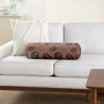 - RealHomes Özel Tasarımlı Dijital Baskılı İç Dolgulu Fermuarlı Silindir Yastık - Realhomes Kahve Zeminli Yaprak Tasarımlı Dijital Baskılı İç Dolgulu - Fermuarlı Süet Silindir Rulo Yastık Kırlent Realhomes