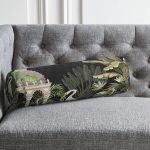 - RealHomes Özel Tasarımlı Dijital Baskılı İç Dolgulu Fermuarlı Silindir Yastık - Realhomes  Siyah Zemin Tropik Hayvan & Yaprak Tasarımlı Modern İç Dolgulu Fermuarlı Çok Amaçlı Silindir Yastık Kırlent Realhomes