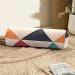 Renkli Geometrik Üçgen Motifli Dijital Baskılı İç Dolgulu Süet Silindir Yastık Kırlent - Bel Yastığı Realhomes