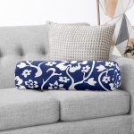 - RealHomes Özel Tasarımlı Dijital Baskılı İç Dolgulu Fermuarlı Silindir Yastık - Realhomes  Lacivert Zeminli Beyaz Tropik Yaprak Motifli İç Dolgulu - Fermuarlı Süet Silindir Rulo Yastık Kırlent Realhomes