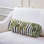 - RealHomes Özel Tasarımlı Dijital Baskılı İç Dolgulu Fermuarlı Silindir Yastık - Realhomes Çizgili Zemin Tropik Yaprak Motifli Modern İç Dolgulu Fermuarlı Çok Amaçlı Silindir Yastık Kırlent Realhomes