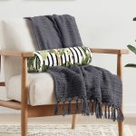 - RealHomes Özel Tasarımlı Dijital Baskılı İç Dolgulu Fermuarlı Silindir Yastık - Realhomes Çizgili Zemin Tropik Yaprak Motifli Modern İç Dolgulu Fermuarlı Çok Amaçlı Silindir Yastık Kırlent Realhomes