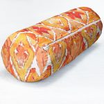- RealHomes Özel Tasarımlı Dijital Baskılı İç Dolgulu Fermuarlı Silindir Yastık - Realhomes Turuncu Damask Tasarımlı Dijital Baskılı Dekoratif İç Dolgulu - Fermuarlı Süet Berjer Silindir Yastık Kırlent Realhomes