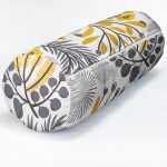 - RealHomes Özel Tasarımlı Dijital Baskılı İç Dolgulu Fermuarlı Silindir Yastık - Realhomes  Sanatsal Tropik Yaprak Motifli Dekoratif İç Dolgulu Fermuarlı Çok Amaçlı Silindir Yastık Kırlent Realhomes