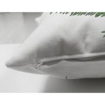 - Suet-K10027-Gorsel-2 - Realhomes Çift Taraflı Kırmızı Mum Tasarımlı Dijital Baskılı Modern Süet Yastık Kırlent Kılıfı Realhomes