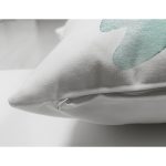 - Suet-K10036-Gorsel-2 - Realhomes Çift Taraflı Beyaz Zemin Mavi Kelebek Motifli Dijital Baskılı Dekoratif Süet Yastık Kırlent Kılıfı Realhomes