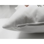 - Suet-K10088-Gorsel-2 - Realhomes Çift Taraflı Beyaz Zeminde Sade Dümen Tasarımlı Dijital Baskılı Modern Süet Yastık Kırlent Kılıfı Realhomes