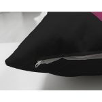 - Suet-K10097-Gorsel-2 - Realhomes Çift Taraflı Siyah Zemin Pembe Kurdele Tasarımlı Dijital Baskılı Dekoratif Süet Yastık Kırlent Kılıfı Realhomes