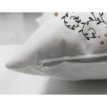 - Suet-K10135-Gorsel-2 - Realhomes Çift Taraflı Çini Çizimli Guguklu Saat Motifli Dijital Baskılı Dekoratif Süet Yastık Kırlent Kılıfı Realhomes