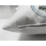 - Suet-K10161-Gorsel-2 - Realhomes Çift Taraflı Mum & Kozalak Tasarımlı Christmas Temalı Dijital Baskılı Dekoratif Süet Yastık Kırlent Kılıfı Realhomes
