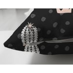 - Suet-K10232-Gorsel-2 - Realhomes Çift Taraflı Siyah Puantiye Zeminli Kaktüs Motifli Dijital Baskılı Dekoratif Süet Yastık Kırlent Kılıfı Realhomes