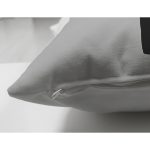 - Suet-K10234-Gorsel-2 - Realhomes Çift Taraflı Gri Zemin Vazo Tasarımlı Dijital Baskılı Dekoratif Süet Yastık Kırlent Kılıfı Realhomes