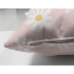 - Suet-K10376-Gorsel-2 - Realhomes Çift Taraflı Pembe Zemin Papatya Tasarımlı Dijital Baskılı Dekoratif Süet Yastık Kırlent Kılıfı Realhomes