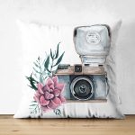 Çift Taraflı Retro Antika Fotoğraf Makinası Tasarımlı Dijital Baskılı Dekoratif Süet Yastık Kırlent Kılıfı Realhomes