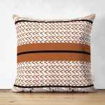 - Suet-K10445-Gorsel - Realhomes Çift Taraflı Kahve & Beyaz Zemin Etnik Figürlü Bohem Desenli Dijital Baskılı Modern Süet Yastık Kırlent Kılıfı Realhomes