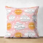 - Print - Realhomes Çift Taraflı Pembe Zeminde Güneş Ve Bulut Motifli Dijital Baskılı Özel Tasarım Modern Süet Yastık Kırlent Kılıfı Realhomes