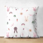 - Suet-K1330-Gorsel - Realhomes Çift Taraflı Sevimli Tavşanlar Ve Havuç Desenli Dijital Baskılı Özel Tasarım Modern Süet Yastık Kırlent Kılıfı Realhomes